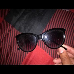Guess shades